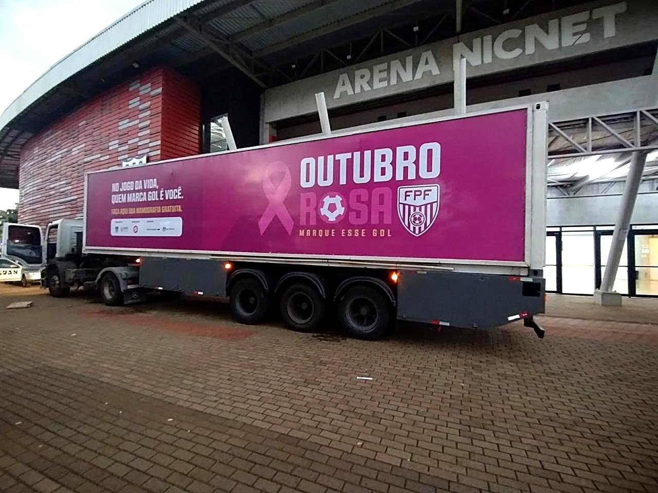 Caminhão envelopado produzido pela JGR